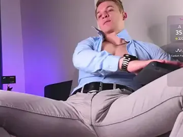 Stripchat Best Webcam of S3Xyes