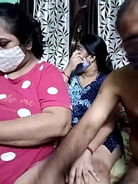 Stripchat Sex Cam of HoneyHush