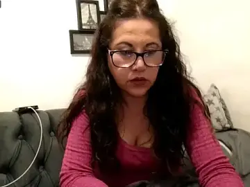 Stripchat Adult Webcam of MirandaLatinaLovely