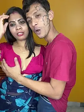Stripchat Live Sex Cam of RedQQueen