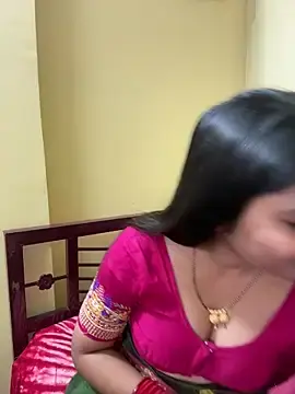 Stripchat Watch Live Sex Cams of RedQQueen