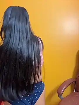 Stripchat Live Sex Cam of RedQQueen