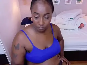 Stripchat Free Porn Cam of kiara_evanss