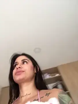 Stripchat Live Sex Cam of LaraHenao