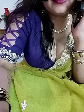 Stripchat Adult Webcam of kaamuk_shweta