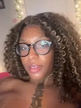 Stripchat Live Porn of MistiSavannah