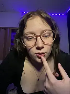 Stripchat Adult Webcams of YoungLisaa18