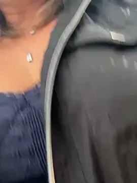 Stripchat Adult Webcam of Cherry-red-xo