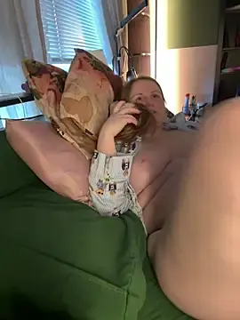 Stripchat Sex Cam of GingerSnap33