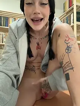 Stripchat Nude Webcam of Melissa_crazy