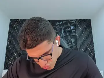 Stripchat Sex Cam of JeffDaltton