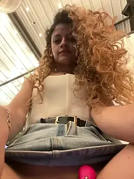 Stripchat Free Porn Cam of alana15