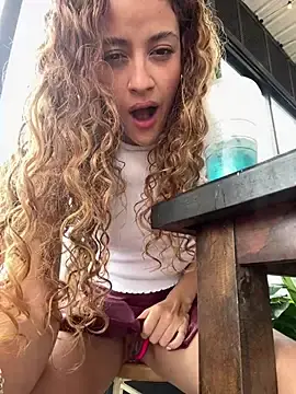 Stripchat Sex Cam of alana15