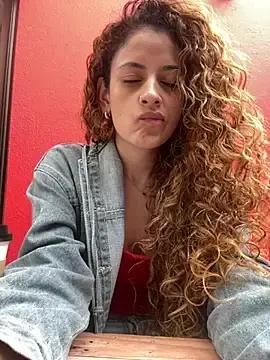 Stripchat Free Live Porn of alana15