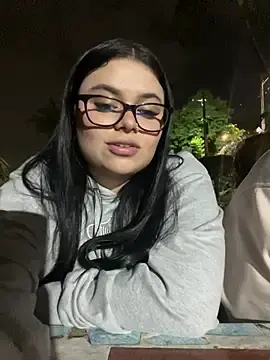 Stripchat Free Porn Cam of alissonfernandez_