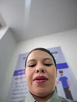 Stripchat Sex Cam of Ariana-07