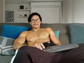 Stripchat Free Live Porn of Robyn_Miller