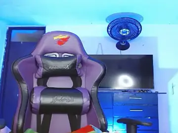 Stripchat Watch Live Sex Cams of engielphoenis14