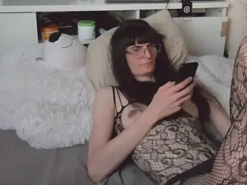 Stripchat Live Sex Cam of CeriseLapine