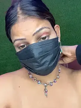 Stripchat Free Porn Cam of HOTTY-TINA