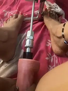 Stripchat Live Sex Cam of HOTTY-TINA