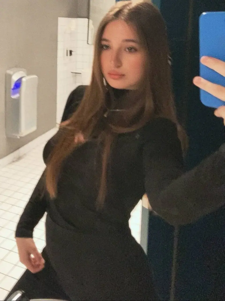 Nicole_De_Lux