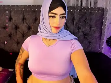 Stripchat Adult Webcam of Amira_Leylaa