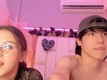 Stripchat Best live sex cam show of Daphne_And_Roger