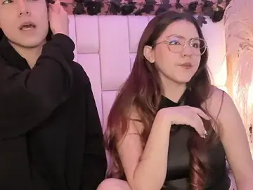 Stripchat Live Sex Cam of Daphne_And_Roger