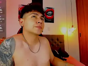 Stripchat Live Sex Cam of Nicolas_James_Sc