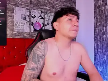 Stripchat Nude Webcam of Nicolas_James_Sc