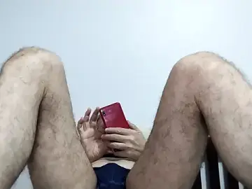 Stripchat Free Live Porn of BIGUNCUTHARDCOCK