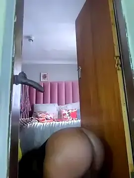 Stripchat Free Porn Cam of Mummywater2020