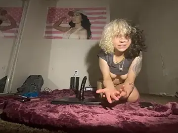 Stripchat Live Sex of Creolegirl19