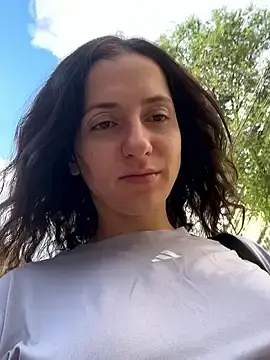 Stripchat Free Porn Cam of KarolDolly05