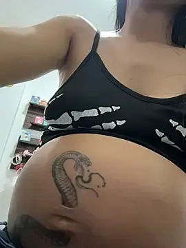 Stripchat Free Porn Cam of pregnant_sofii18