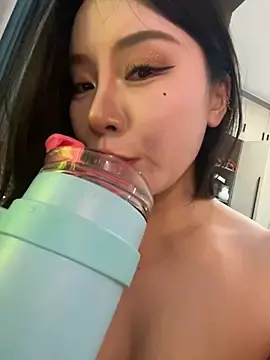 Stripchat Live Sex Cam of Caicai-a