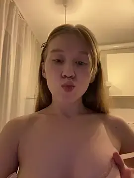 Stripchat Live Sex Cam of Eva_Weyne