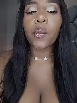 Stripchat Free Live Porn of VanessaGlenn