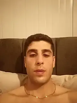 Stripchat Live Sex Cam of arenn1997