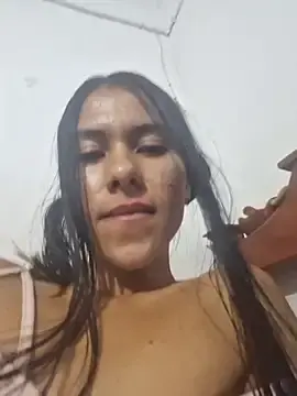 Stripchat Adult Webcams of Alannys19