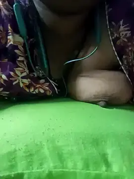 Stripchat Live Sex Cam of Rathi_telugu_couple