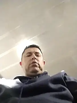 Stripchat Live Sex Cam of BigCristh79