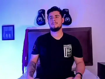 Stripchat Watch Live Sex Cams of ryan_evannss