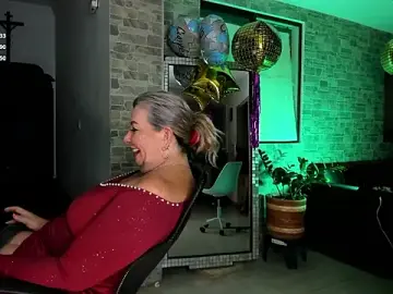 Stripchat Sex Chat of young-mature