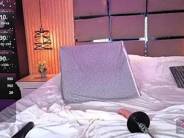 Stripchat Sex Cam of Emily_Roberts9