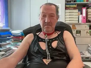 Stripchat Best live sex cam show of HMStraps01