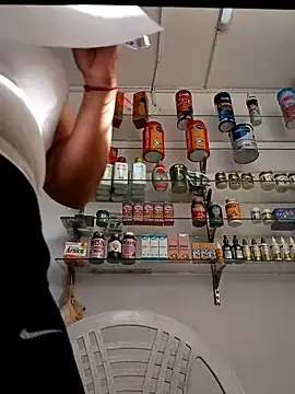 Stripchat Free Porn Cam of roxanasexy2025