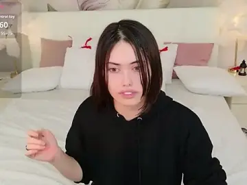 Stripchat Sex Cam of Lunaa_Babygirl