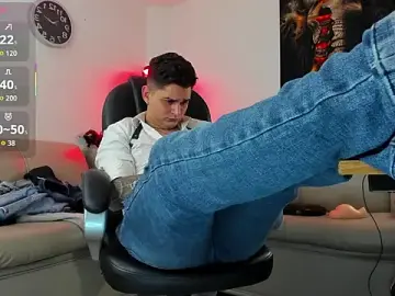 Stripchat Free Porn Cam of Nicolas_Fellener